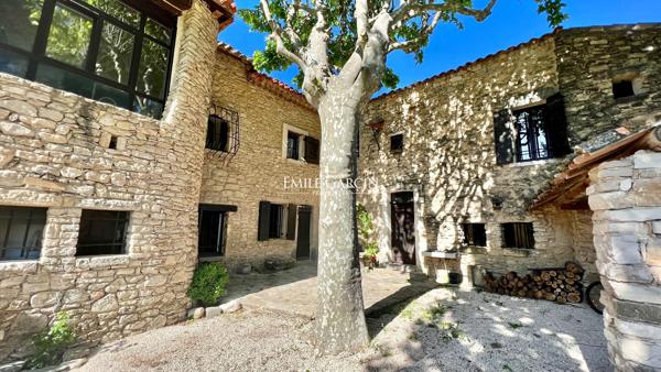 A vendre - Propriété du début du XVIème siècle - Sud Luberon