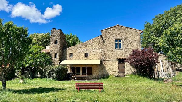 A vendre - Propriété du début du XVIème siècle - Sud Luberon