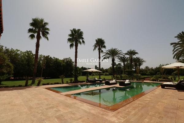 Propriété à vendre  sur la route de Sidi Abdellah Ghiyat