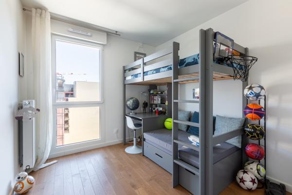 Appartement Courbevoie 4 pièce(s) 87.25 m2