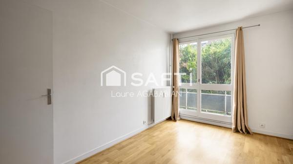 Beau 3 pièces traversant avec 2 balcons, cave et stationnement