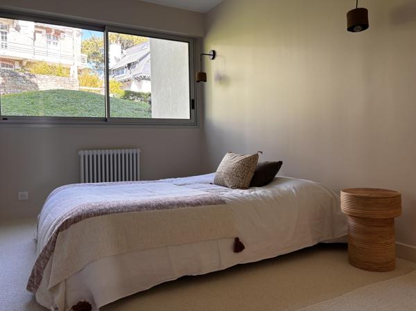 Face mer et jardin, garage.