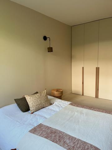 Face mer et jardin, garage.