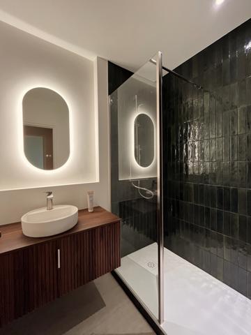 Face mer et jardin, garage.