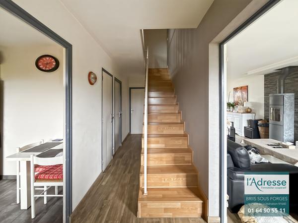 Maison LA VILLE DU BOIS 6 pièces 110 m²