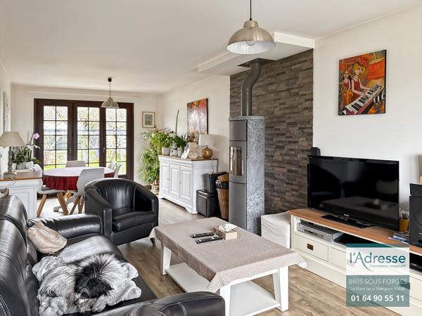 Maison LA VILLE DU BOIS 6 pièces 110 m²