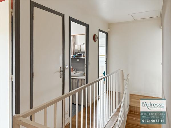 Maison LA VILLE DU BOIS 6 pièces 110 m²