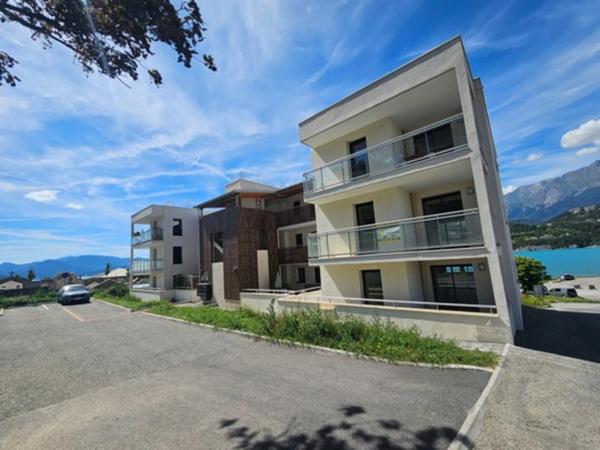 Garage neuf dans une résidence sécurisé au bord du Lac à vendre SAVINES LE LAC (05)