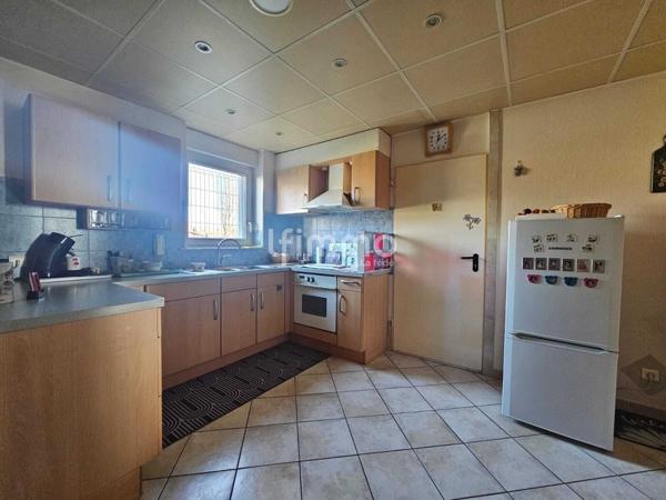 Charmant F2 avec extérieur