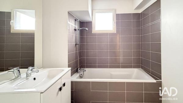 Location appartement 3 pièces 63 m² Colombes