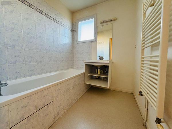 Appartement à vendre à Noyal-Châtillon-sur-Seiche en Ille-et-Vilaine (35230), ref : 35129-6582