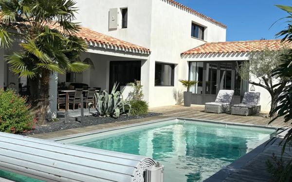 Maison à vendre    7 pièces •  Saint-Pierre-d'Oléron