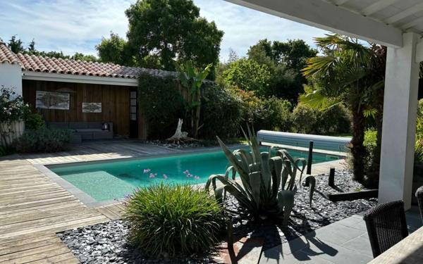 Maison à vendre    7 pièces •  Saint-Pierre-d'Oléron