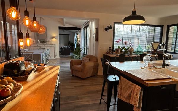 Maison à vendre    7 pièces •  Saint-Pierre-d'Oléron