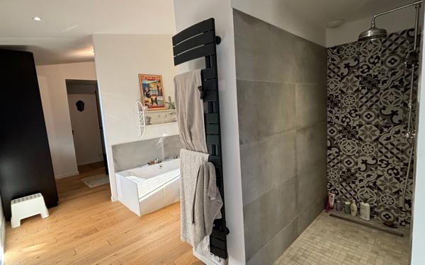 Maison à vendre    7 pièces •  Saint-Pierre-d'Oléron