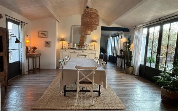 Maison à vendre    7 pièces •  Saint-Pierre-d'Oléron