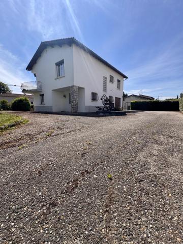 Maison de Ville avec terrain et puit