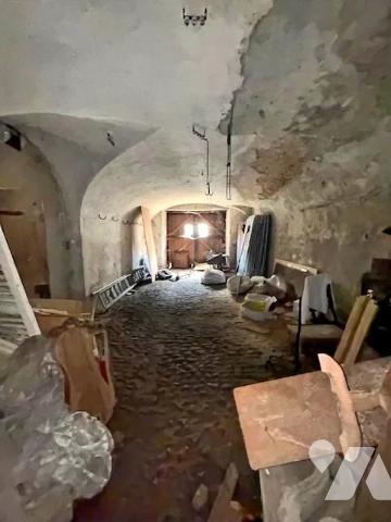 APPARTEMENT avec Dépendances