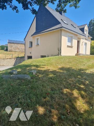A VENDRE Reguiny Maison avec sous-sol, jardin et hangar