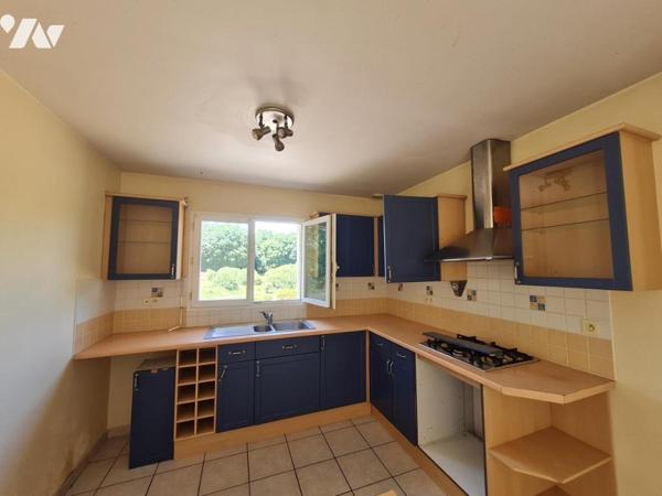 A VENDRE Reguiny Maison avec sous-sol, jardin et hangar