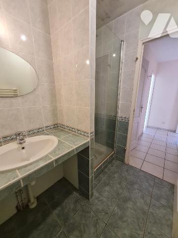 A VENDRE Reguiny Maison avec sous-sol, jardin et hangar