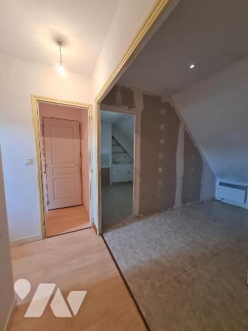 A VENDRE Reguiny Maison avec sous-sol, jardin et hangar