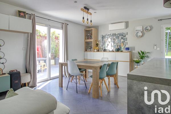 Maison à vendre 8 pièces 150 m² Saint-Thibault-des-Vignes