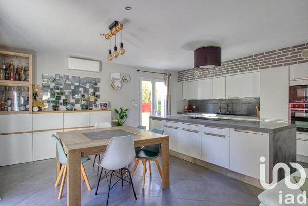 Maison à vendre 8 pièces 150 m² Saint-Thibault-des-Vignes