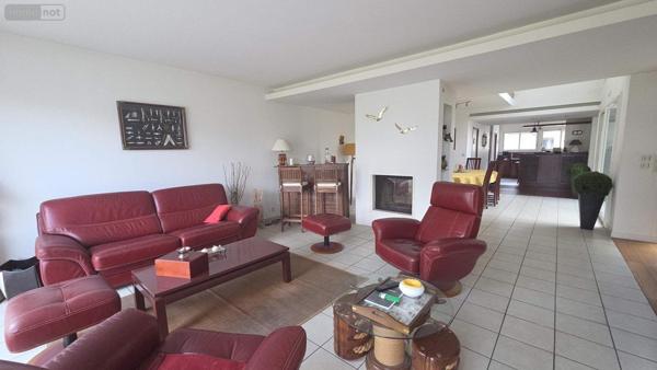 Maison à vendre à Noyal-sur-Vilaine en Ille-et-Vilaine (35530), ref : 019/5399 MCB   
centre ville (coeur)