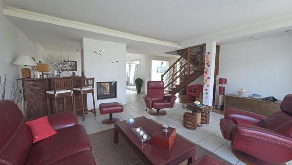 Maison à vendre à Noyal-sur-Vilaine en Ille-et-Vilaine (35530), ref : 019/5399 MCB   
centre ville (coeur)