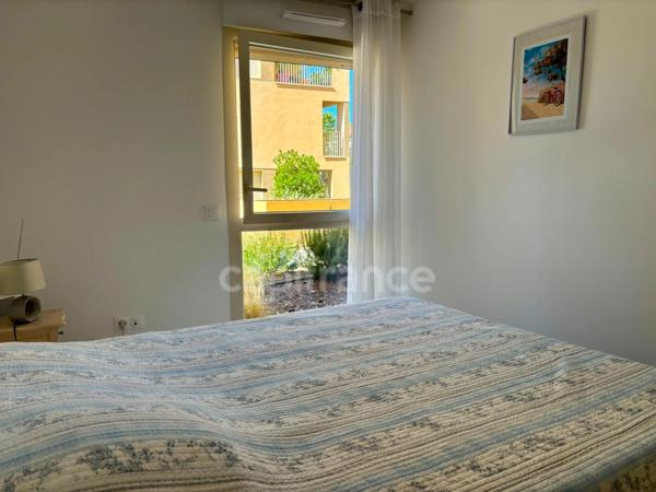 Appartement à vendre 4 pièces HYERES (83) - Plain pied - 2 parkings - 2 terrasses