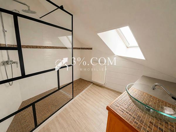 Appartement
                                                                                                                                                                                                                                                                                                                        5 pièce(s)                                                                                                                                                                                                          3 chambre(s)                                                                                                                                                                                                          78  m²