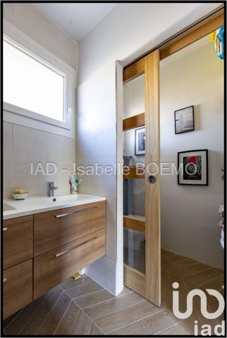 Maison traditionnelle 9 pièces de 216 m² à Le Pradet (83220)