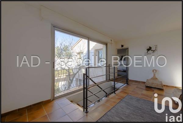 Maison traditionnelle 9 pièces de 216 m² à Le Pradet (83220)