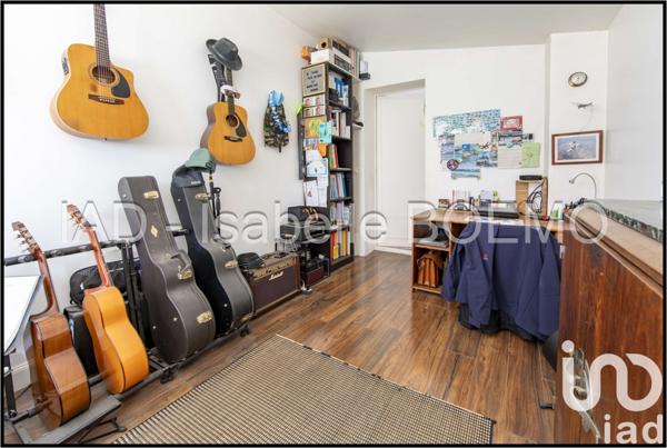 Maison traditionnelle 9 pièces de 216 m² à Le Pradet (83220)