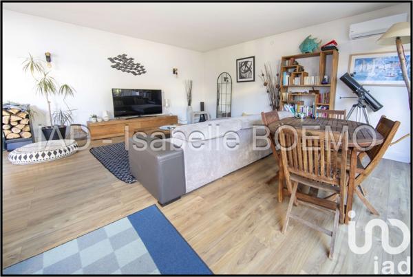 Maison traditionnelle 9 pièces de 216 m² à Le Pradet (83220)