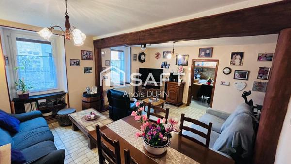 Maison composée de 3 chambres et 2 salles de bain