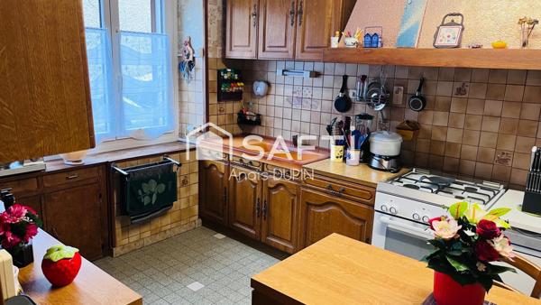 Maison composée de 3 chambres et 2 salles de bain