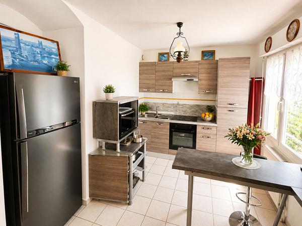 Maison Nantes de 83.98 m² avec 3 chambres et un garage