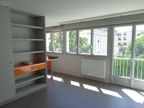 Appartement à louer à Nantes en Loire-Atlantique (44000), ref : 44028-L130