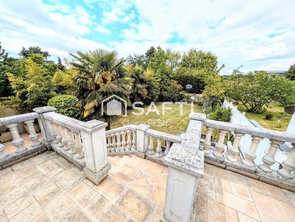 Belle Maison toit mansart de 2005,  5 Chambres