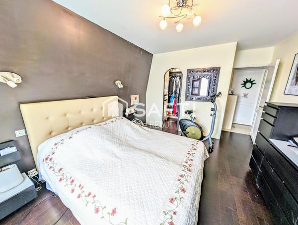 Belle Maison toit mansart de 2005,  5 Chambres