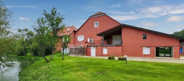 25550 ALLONDANS – FERME 2 MAISONS INDEPENDANTES + DEPENDANCES – 7/8 PIECES - 5/6 CHAMBRES – GARAGE