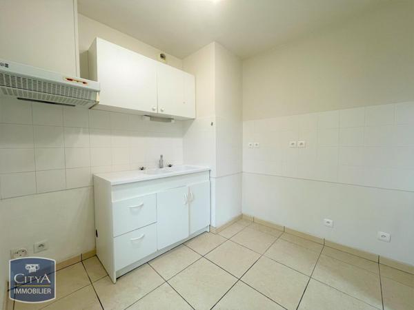 Appartement à louer 3 pièces 67.78m² Coutras (33230)