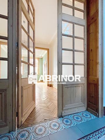 Maison Bourgeoise 6 Chambres,grande pièce de vie, salle de jeux, 2 salles de bain jardin arboré ROUBAIX