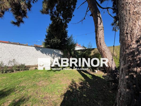 Maison Bourgeoise 6 Chambres,grande pièce de vie, salle de jeux, 2 salles de bain jardin arboré ROUBAIX