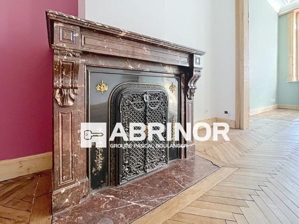 Maison Bourgeoise 6 Chambres,grande pièce de vie, salle de jeux, 2 salles de bain jardin arboré ROUBAIX
