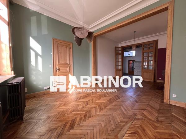 Maison Bourgeoise 6 Chambres,grande pièce de vie, salle de jeux, 2 salles de bain jardin arboré ROUBAIX