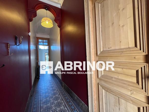 Maison Bourgeoise 6 Chambres,grande pièce de vie, salle de jeux, 2 salles de bain jardin arboré ROUBAIX