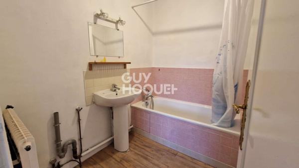 Chartres Grand Faubourg, F2 de 44 m² avec parking